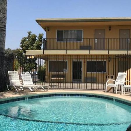 Americas Best Value Inn Visalia Eksteriør bilde