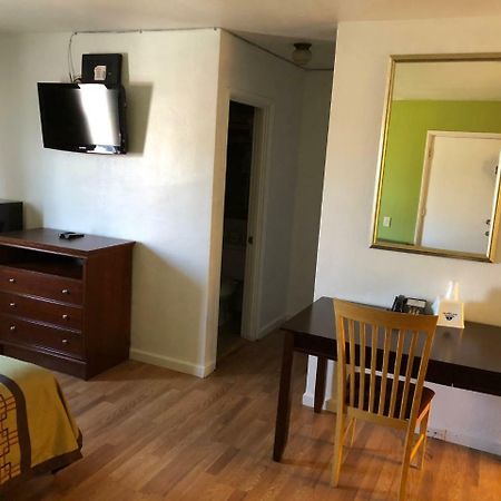 Americas Best Value Inn Visalia Eksteriør bilde