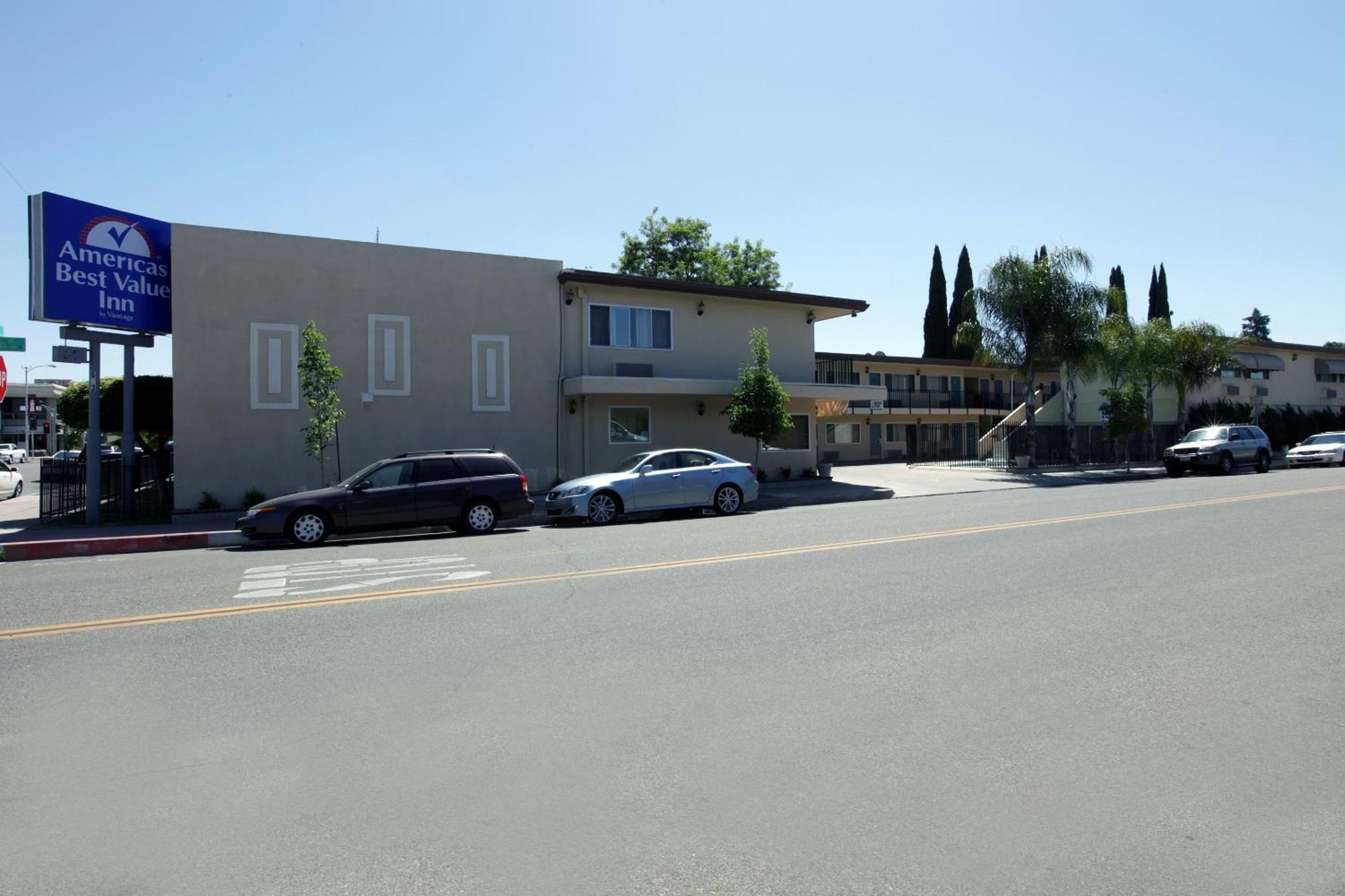 Americas Best Value Inn Visalia Eksteriør bilde