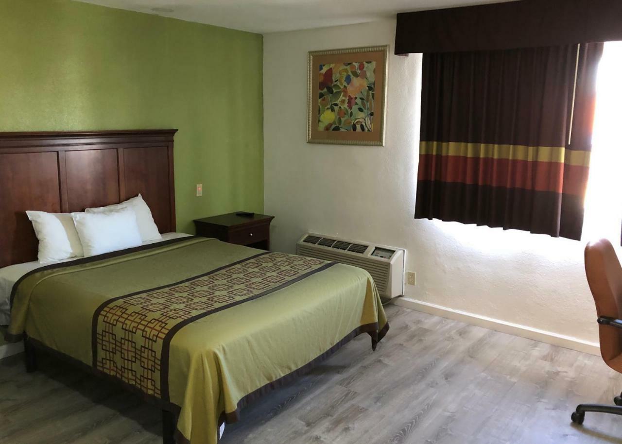Americas Best Value Inn Visalia Eksteriør bilde